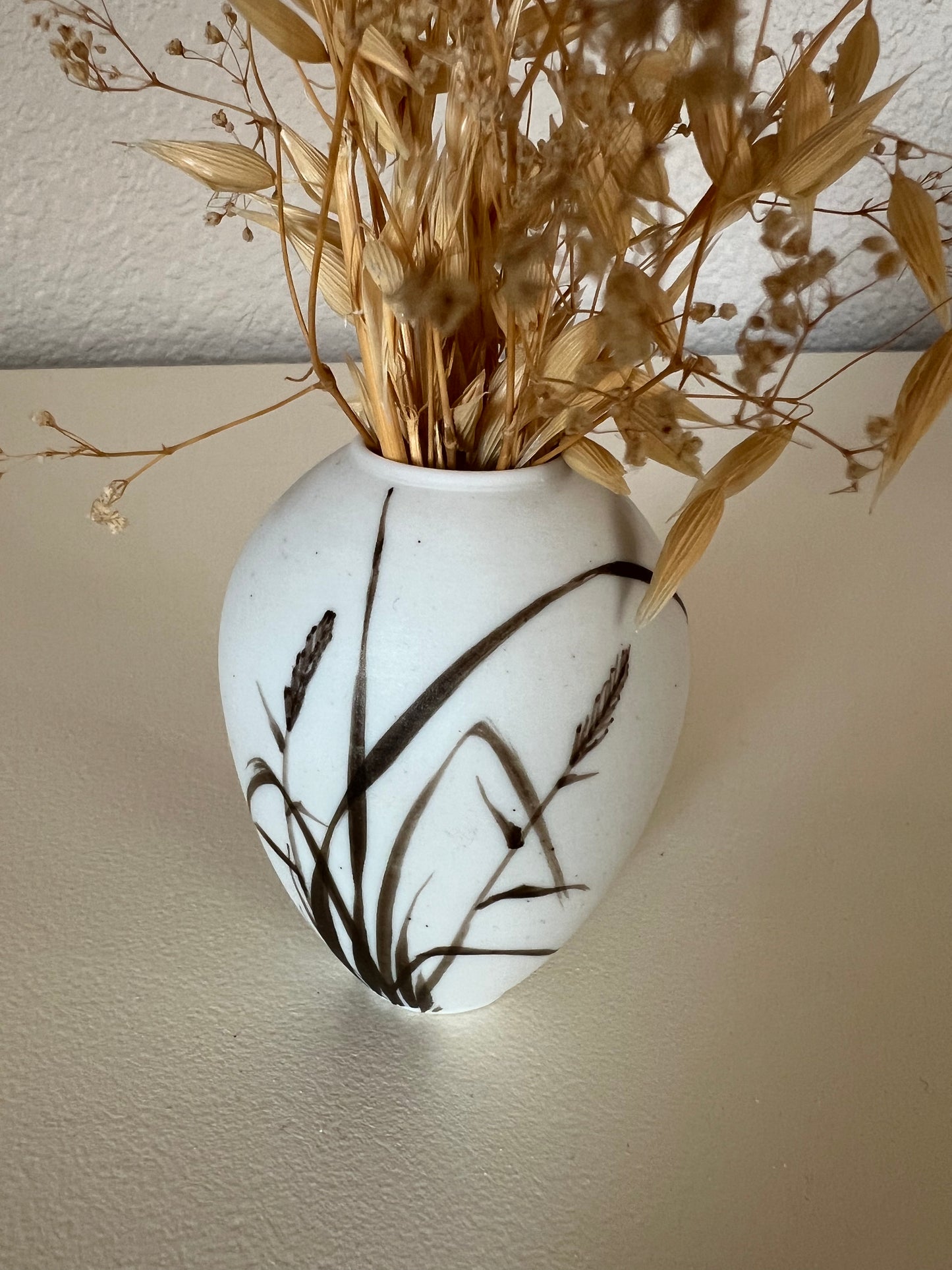 Elegant Miniature Vase: Exquisite Hand-Painted Artistry